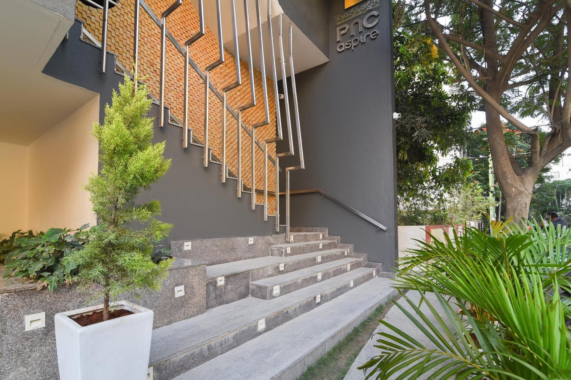 Super Townhouse Spruce Hotels Bellandur Bangalore Exterior foto
