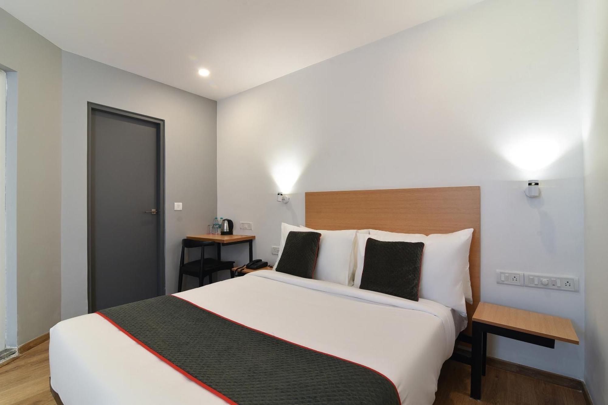 Super Townhouse Spruce Hotels Bellandur Bangalore Exterior foto