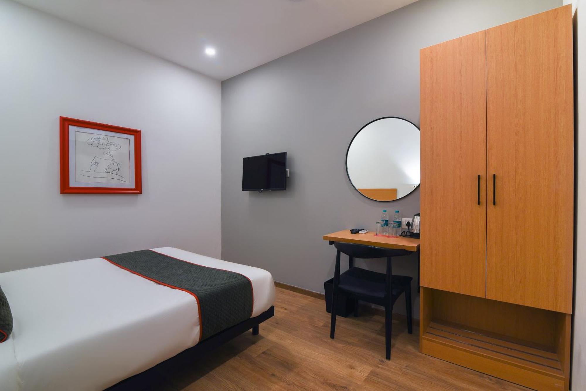 Super Townhouse Spruce Hotels Bellandur Bangalore Exterior foto